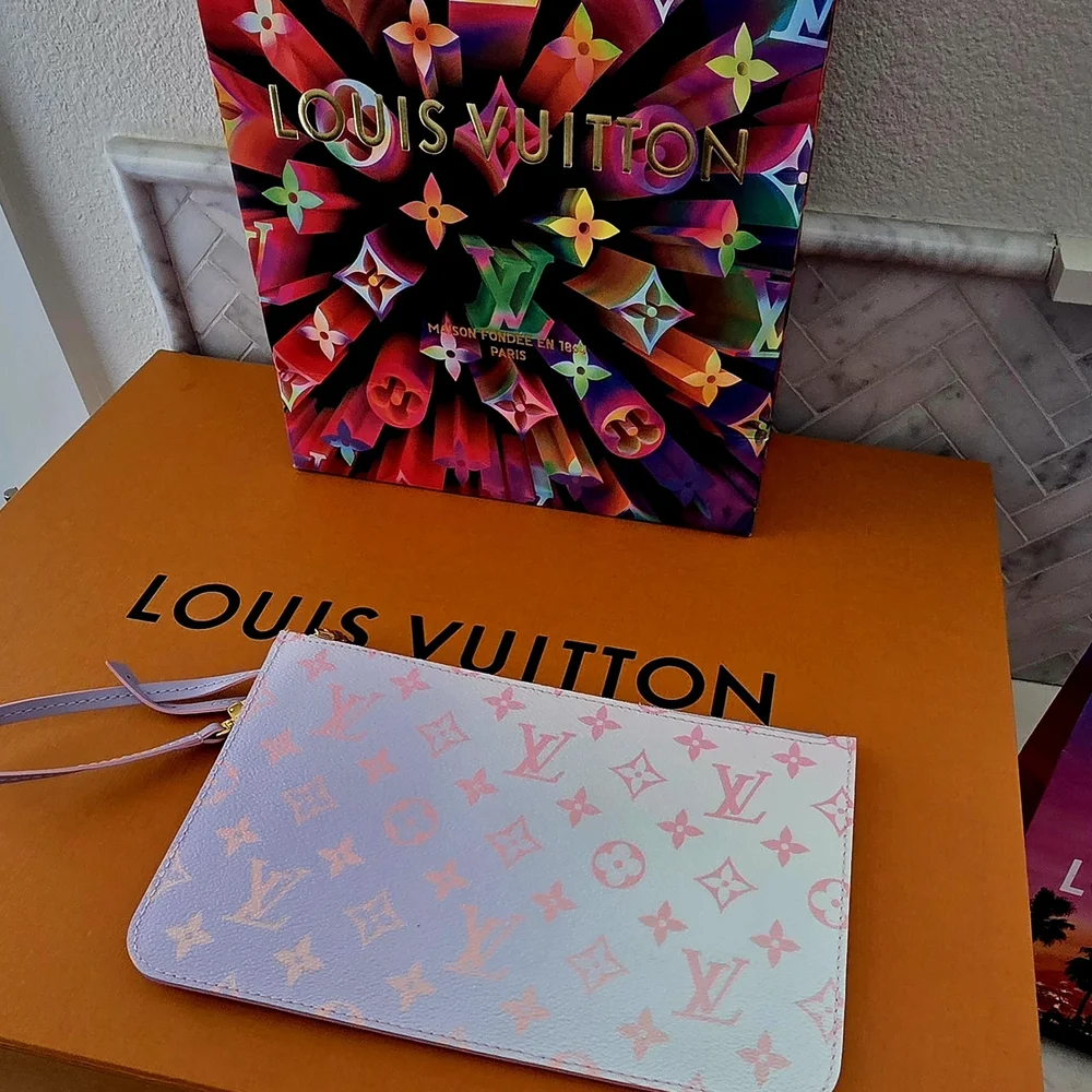 Limited Edition SUNRISE Louis Vuitton Wristlet! Never Carried! - Picture 6 of 7